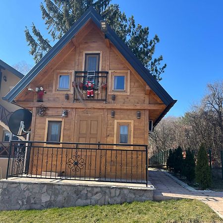 Apartmani Joka I Drvene Kucice Vrdnik Εξωτερικό φωτογραφία
