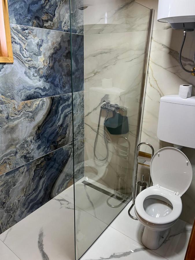 Apartmani Joka I Drvene Kucice Vrdnik Εξωτερικό φωτογραφία
